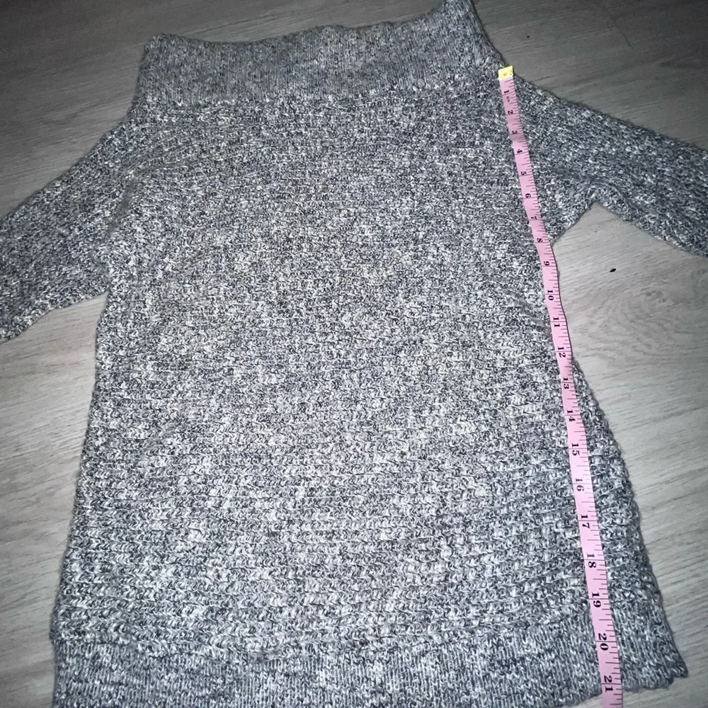 Express Y2K Gray Thick Knit Off Shoulder Sweater Small